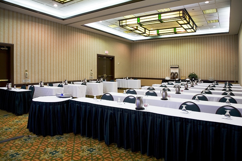 Large Salon Meeting Area 