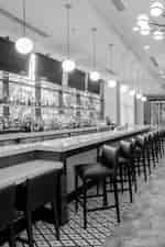 라운지 및 바 공간 