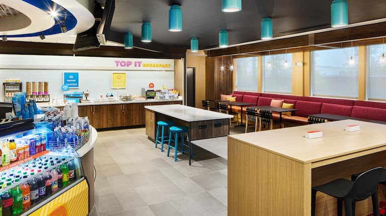 lobby breakfast area