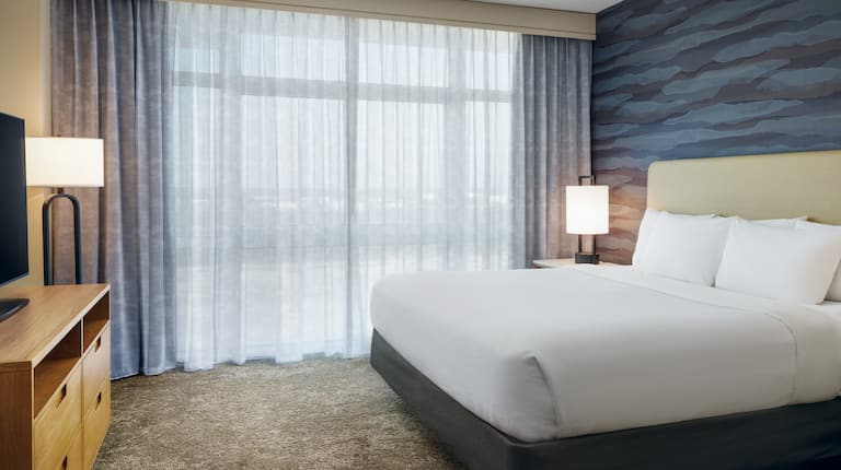 King Bed Standard Guestroom