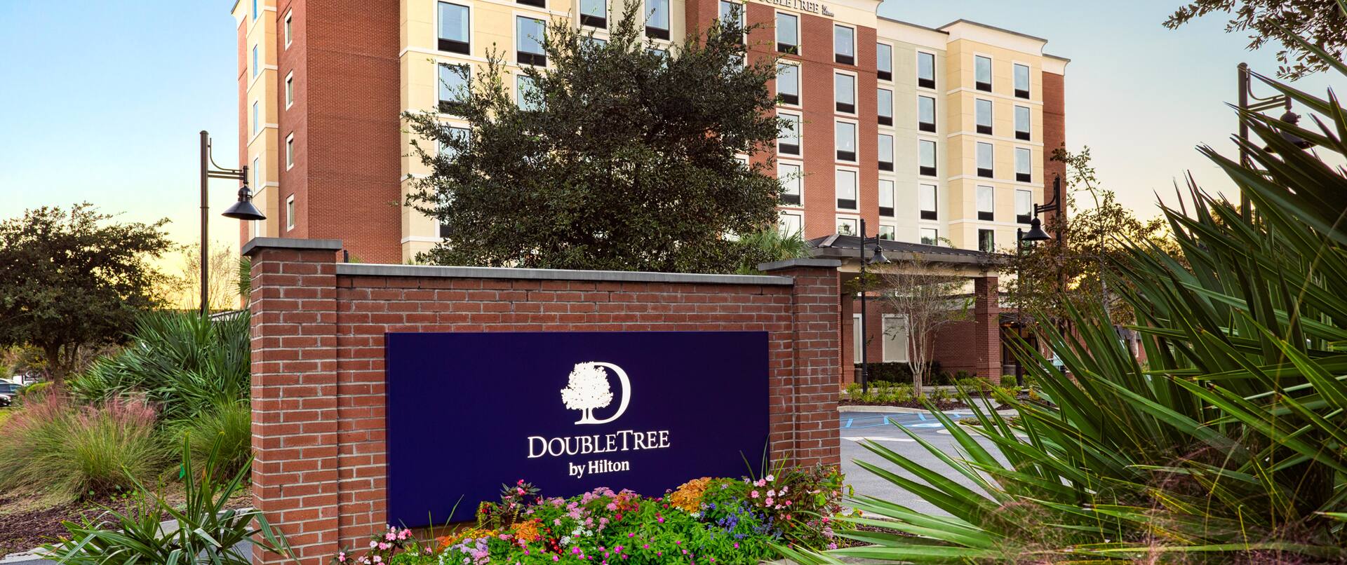DoubleTree by Hilton Charleston Mount Pleasant Hotel Sign and Exterior