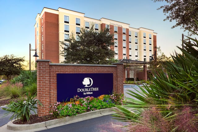 DoubleTree by Hilton Charleston Mount Pleasant Hotel Sign and Exterior