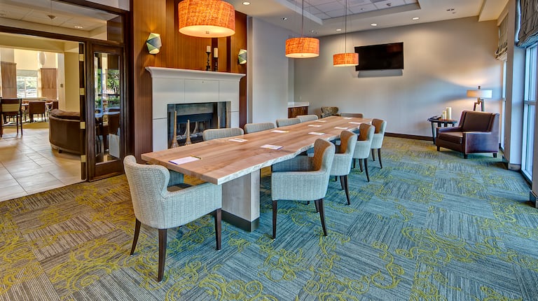 Boardroom Dining Lounge Area