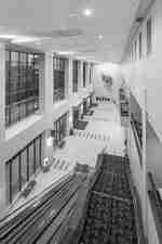 Centru de convenții cu ferestre mari