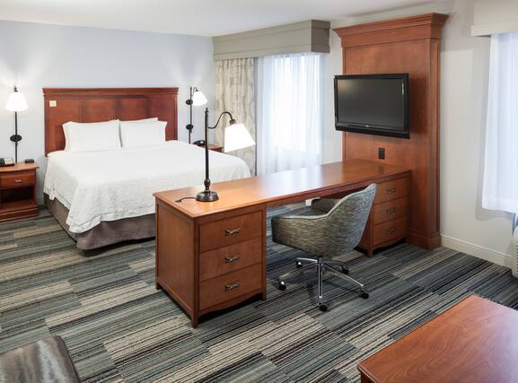 Hampton Inn and Suites Cedar Rapids- North - Image3