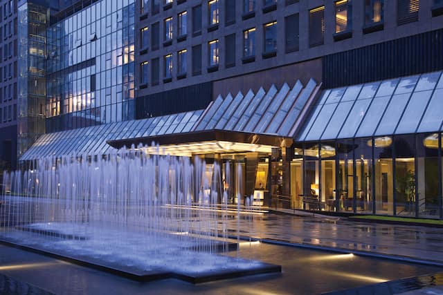 Pintu Masuk Depan Hotel