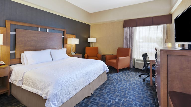 Accessible King Bed Hotel Guestroom Suite