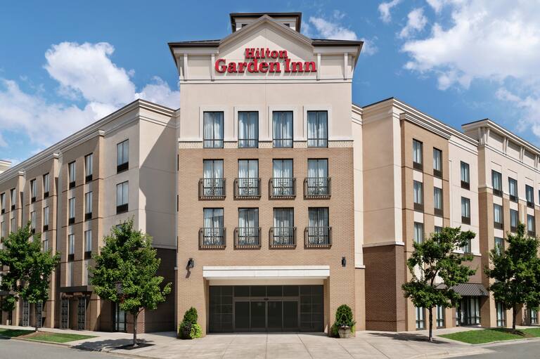Hilton Garden Inn Hotel Exterior in Daytime