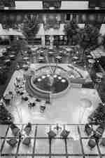 아트리움 위 좌석 및 조각