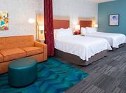 1 beds in room with comfortable seating