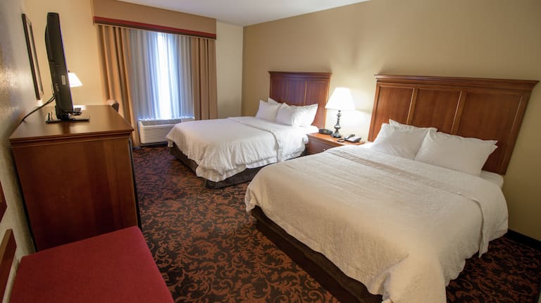 Double Queen Guestroom