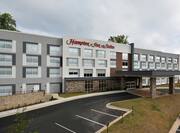 Hampton Inn and Suites Hotel Exterior