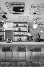 Poindexter 咖啡店及酒吧