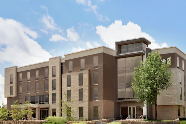 Exterior view of hotel during the day