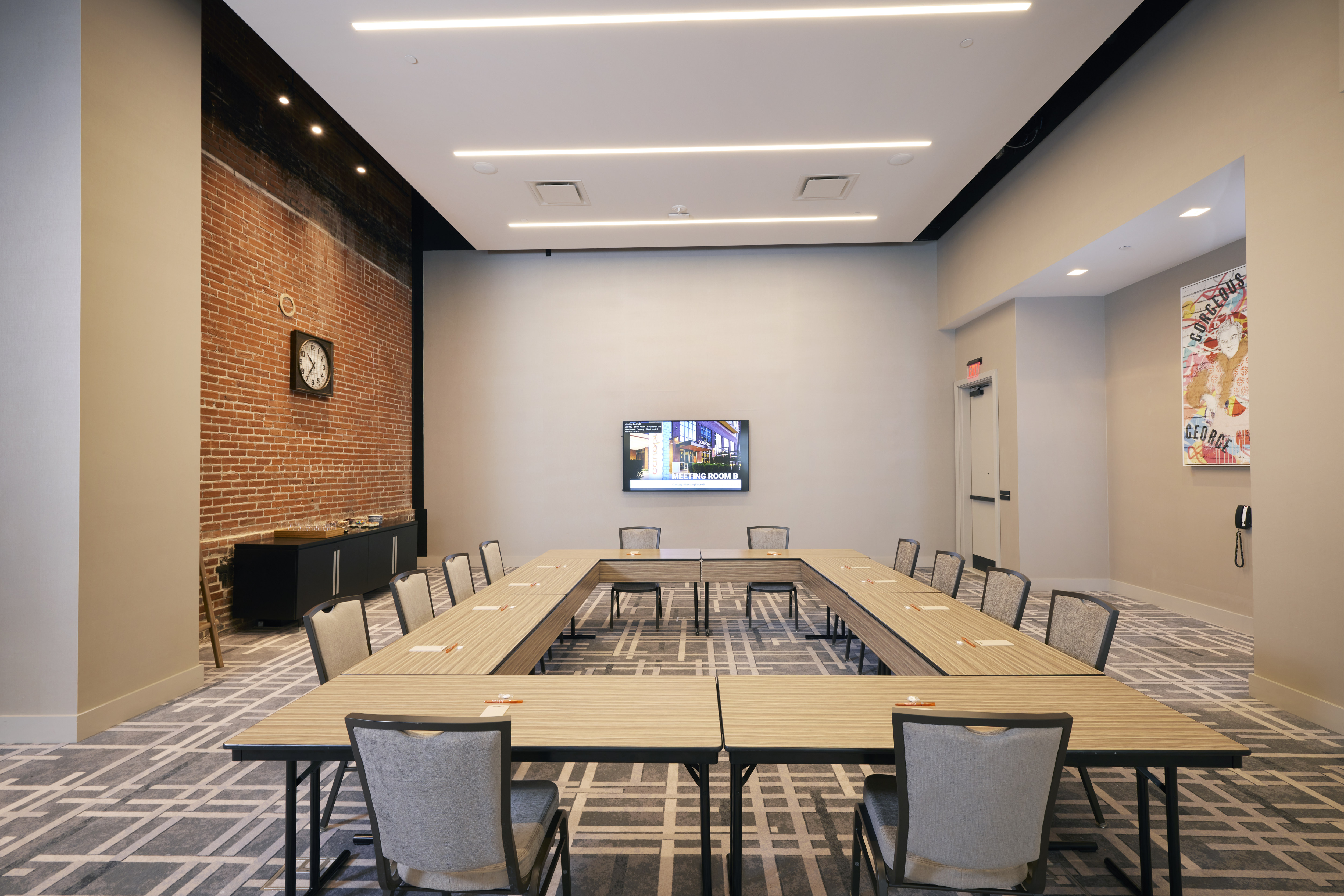 meeting room with rectangle table setup