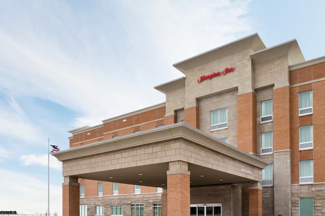 Hotel Exterior and Entrance