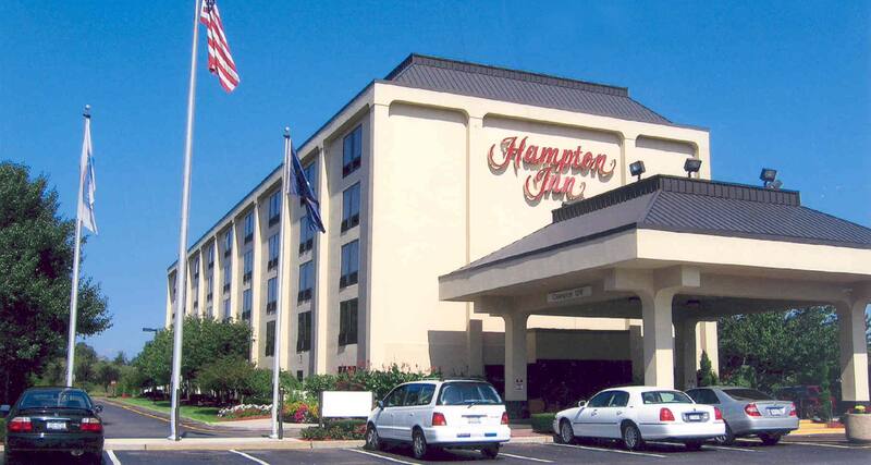 Hampton Inn Long Island Commack, NY Hotel near Melville