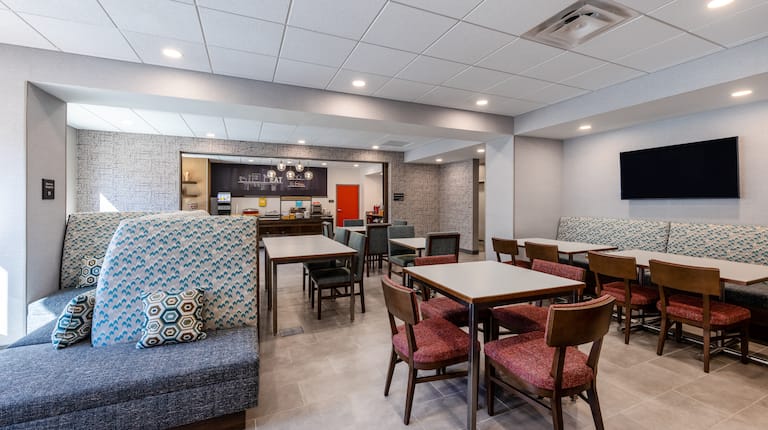 breakfast seating area