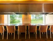 Teppanyaki Restaurant seating with view
