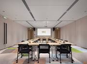 Meeting room with rectangle table