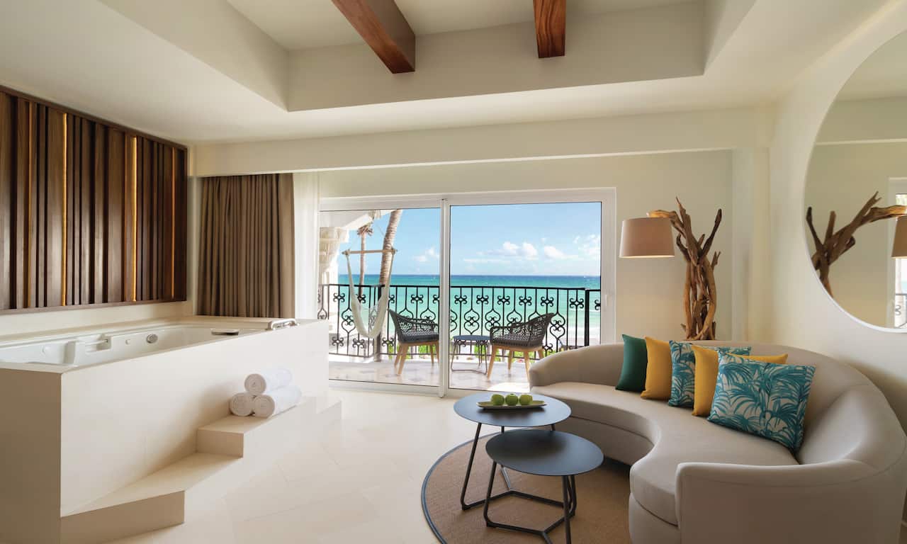 Junior Suite with Sofa Bathtub and Balcony with Ocean View