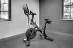 Fitness Center mit Peloton Bike
