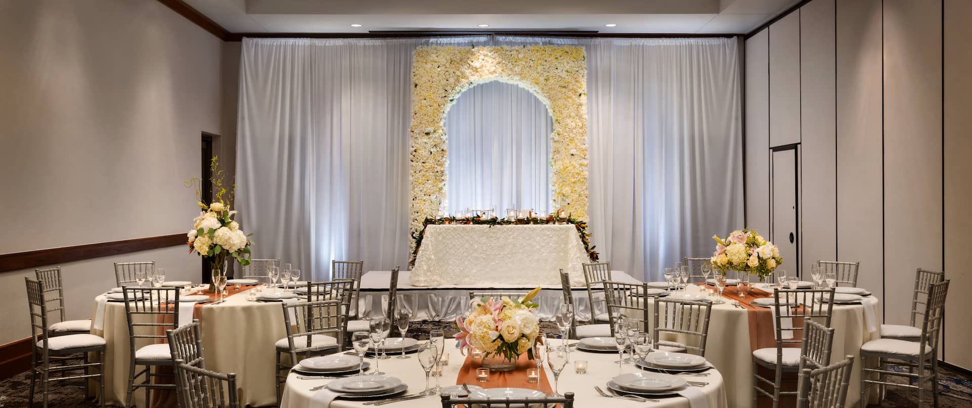Embassy Suites Dallas - DFW Airport North Outdoor World Hotel, TX - Cross Timbers Wedding
