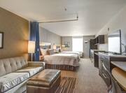 2 Queen Beds Suite  
