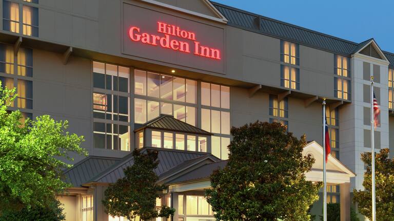 Hilton Garden Inn A Hotel Near Dallas Market Center