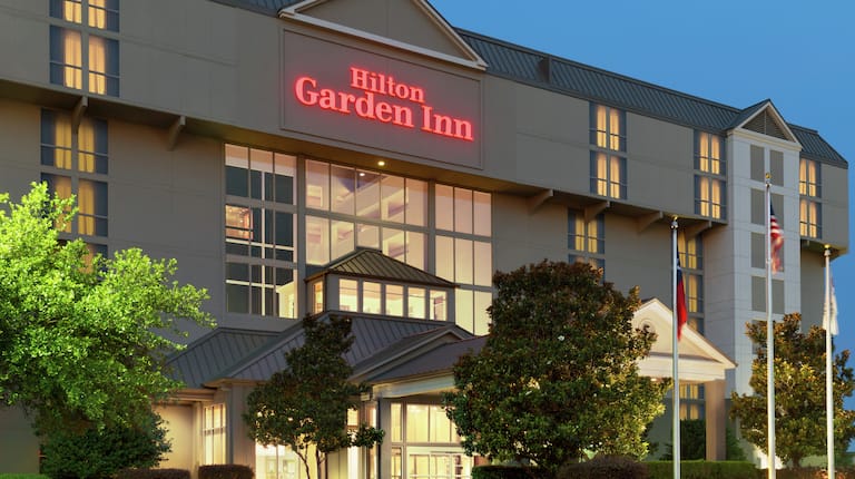 Hotel Rooms Near Dallas - Hilton Garden Inn Dallas Market Center