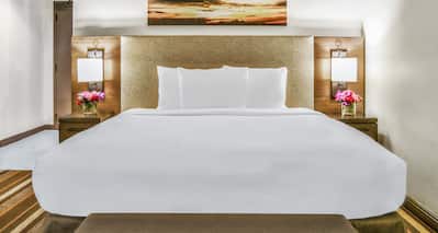Hilton Dallas/Park Cities - 1 King Bed Premium Room
