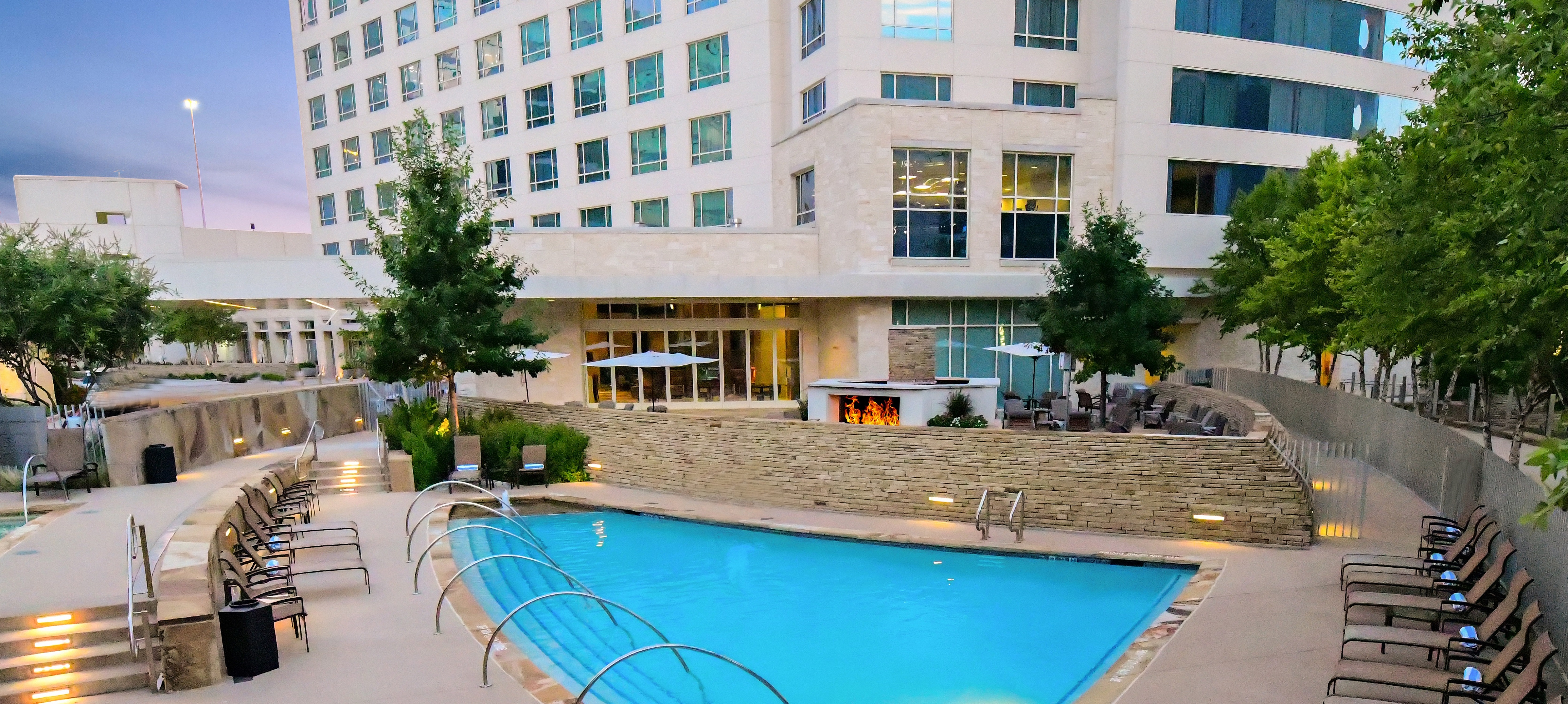 Hilton Dallas/Plano Granite Park - Pool & Fire Pit