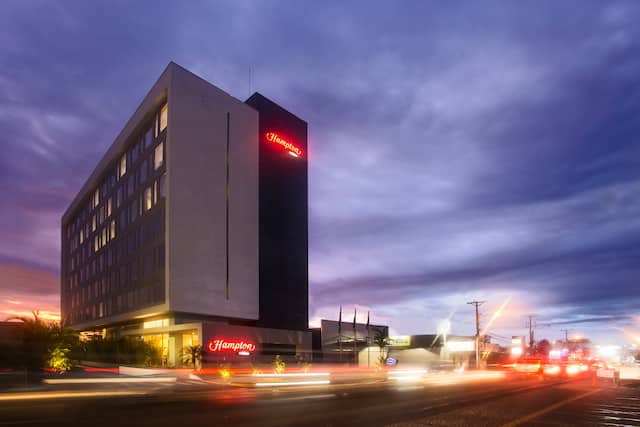 Hampton Inn Hotel Exterior at Night