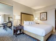 Junior Suite WIth King Bed And Adjoining Dining Room