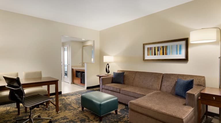 Suite living room