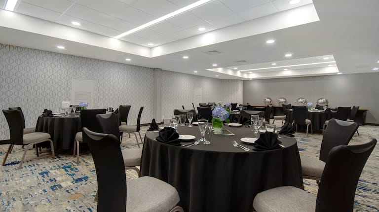 Michigan Room - Banquet Style Set 