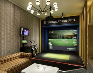 Bar  Golf Suite