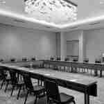 ห้องประชุมพร้อมการจัดรูปแบบตัว U