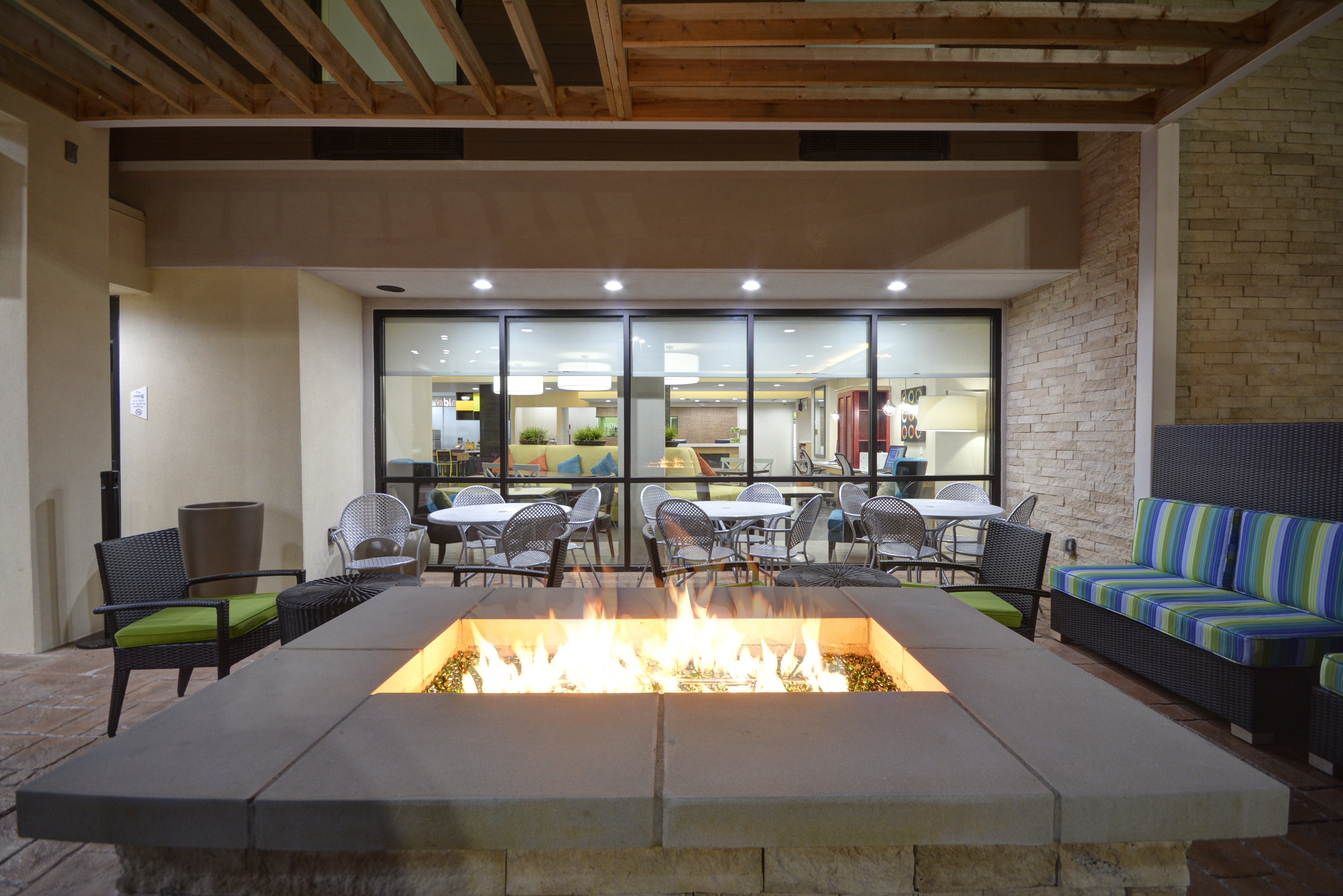 Outdoor Patio Fire Pit Seating Area