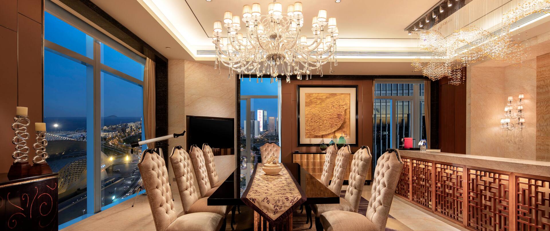 Presidential Suite Dining Room