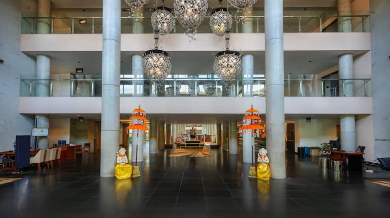 Entrance Area to Lobby with Large Columns