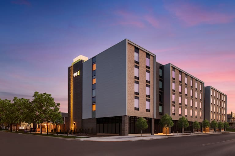 Esterno hotel Home2 Suites Des Moines at Drake University