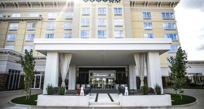 Hotel Entrance and Exterior