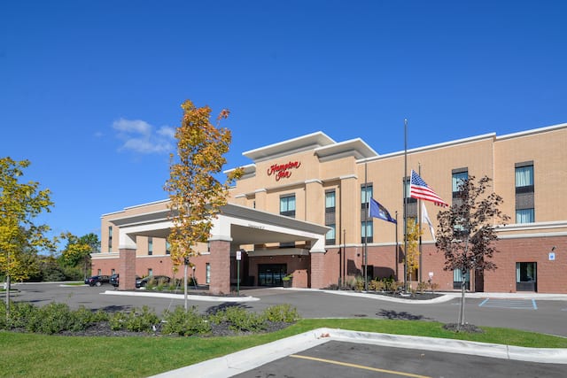 Hotel Building Entrance Exterior Parking Lot