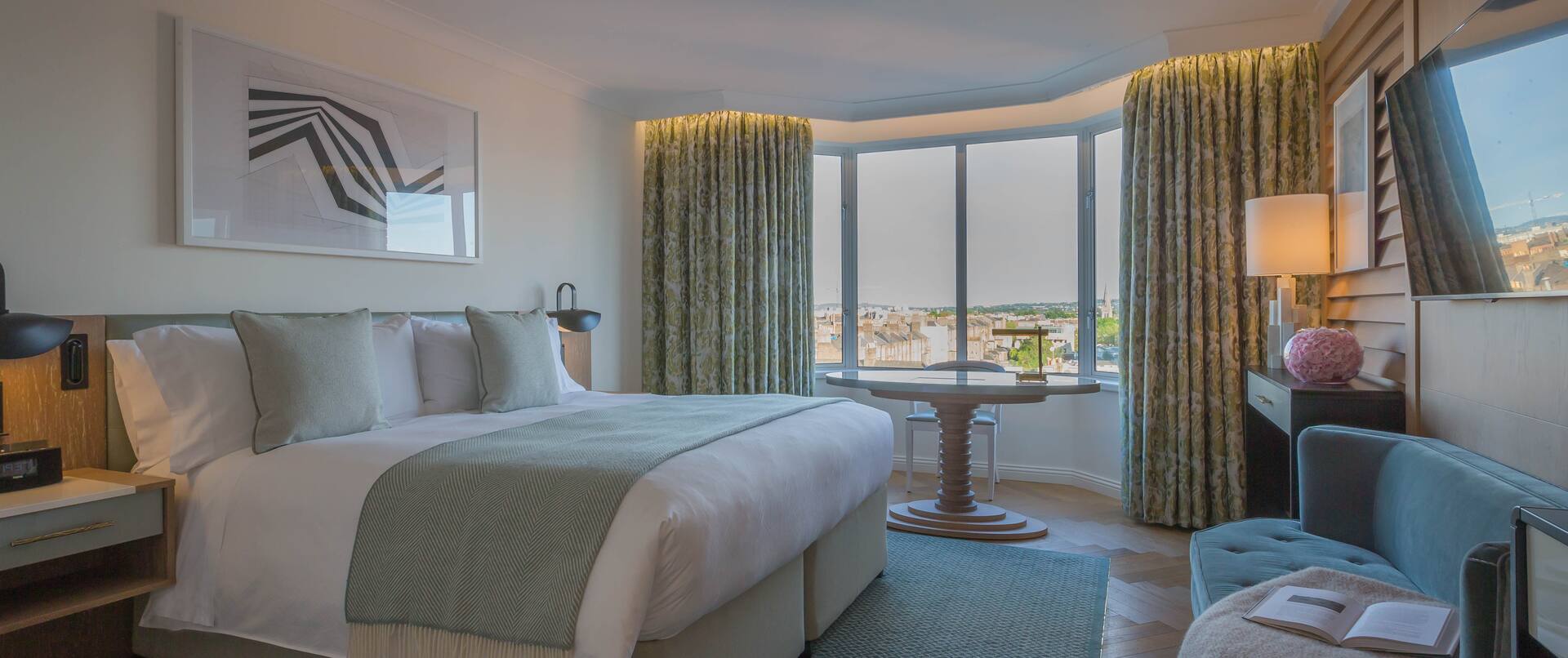 Premier King Bed with City View