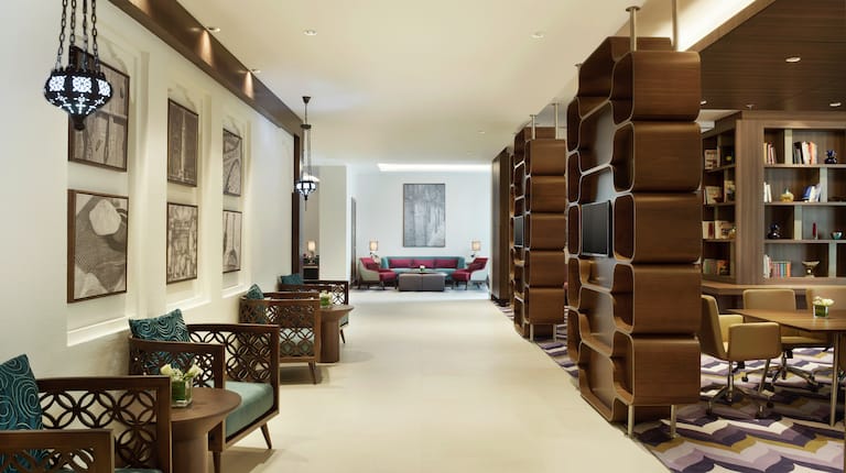 Hall et atrium de l'hôtel