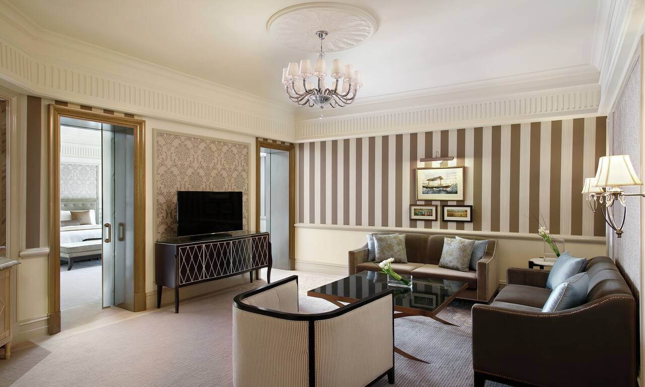 Diplomat Suite with Sofas and Chairs