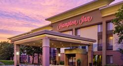 Hampton Inn Hotel Entrance in the Evening