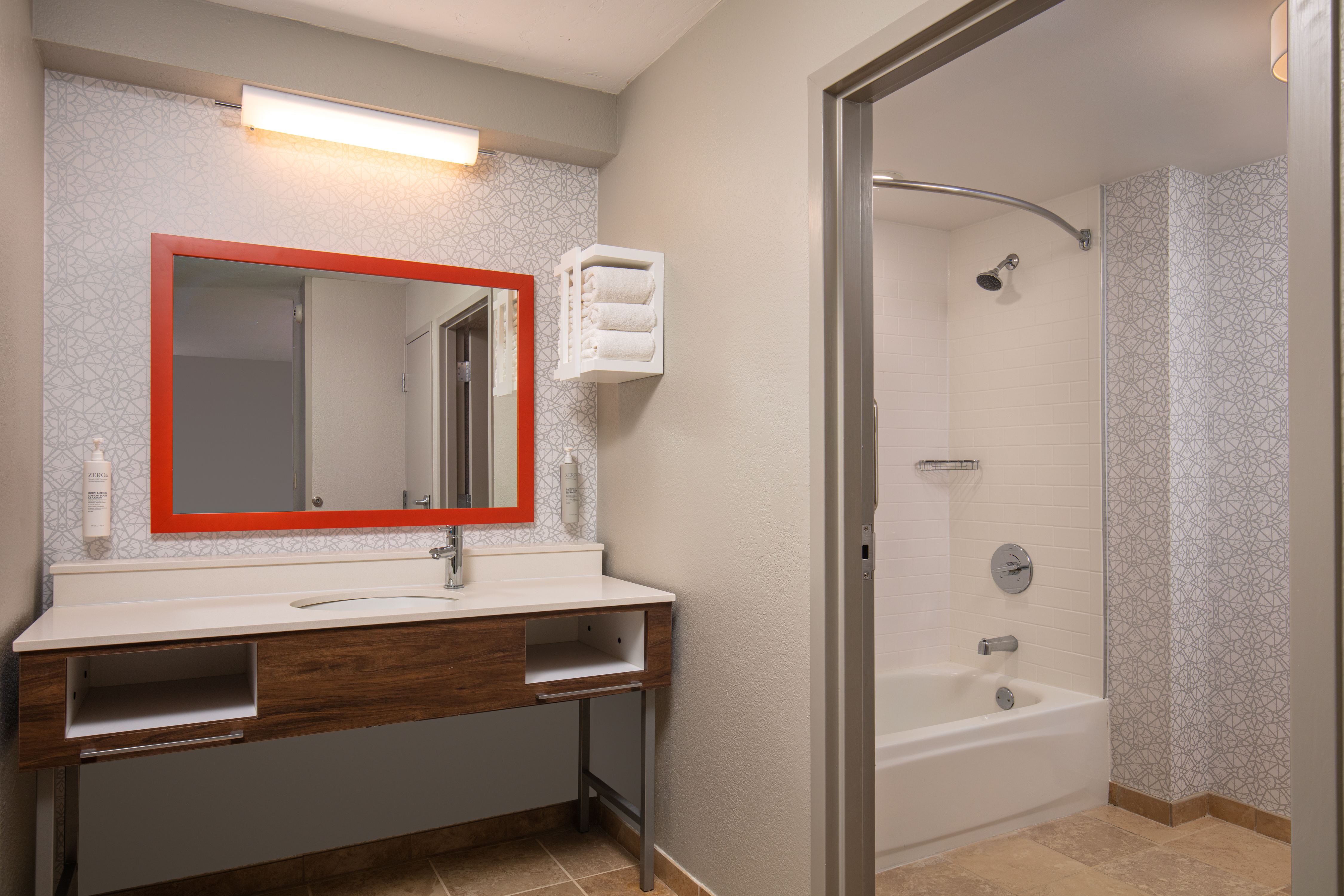 Suite Bathroom With Tub