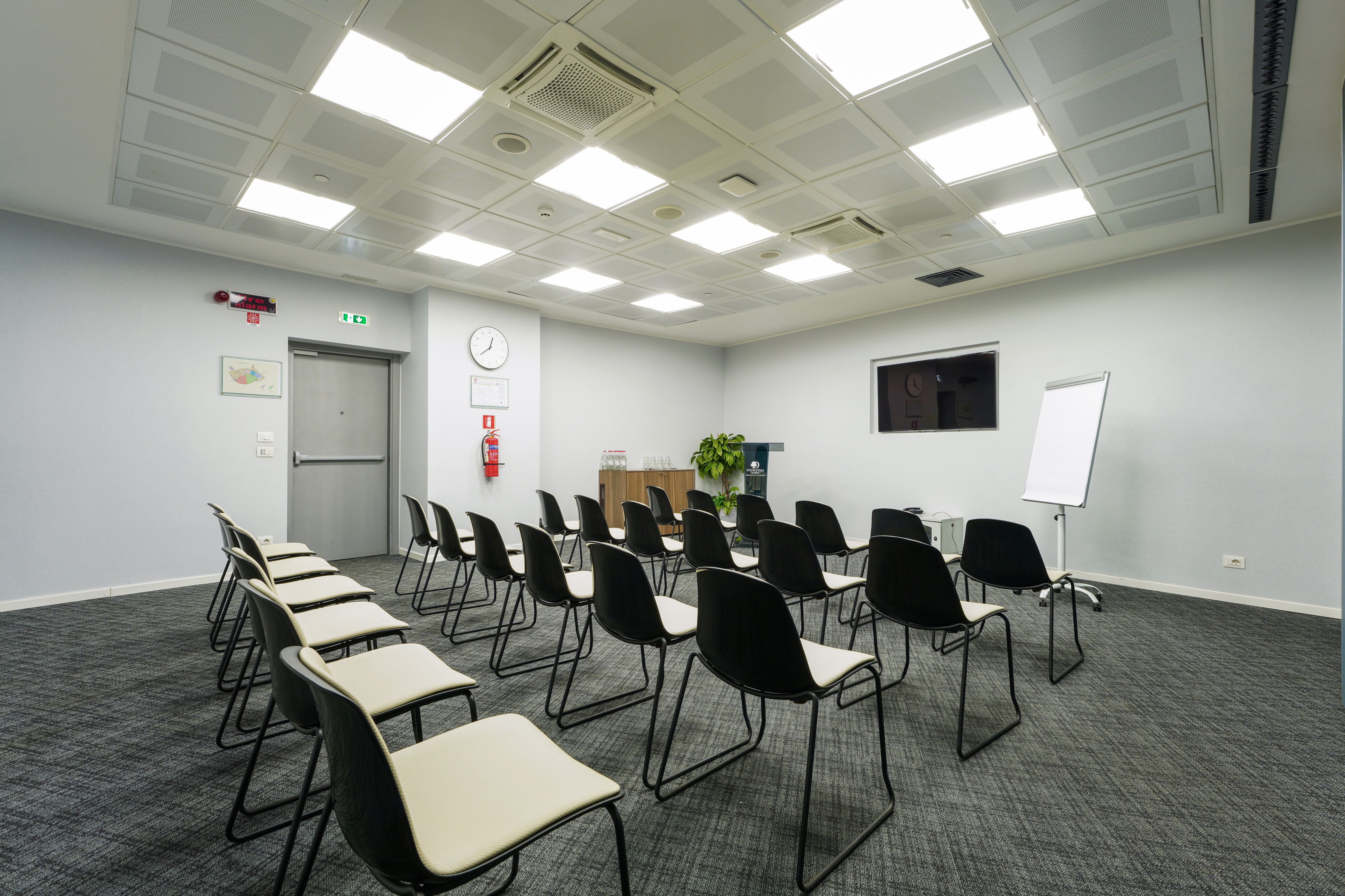 Tokyo Meeting Room Setup Theater Style